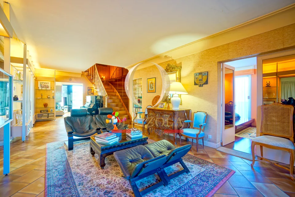 Villa avec piscine et salle de cinéma — photo 15
