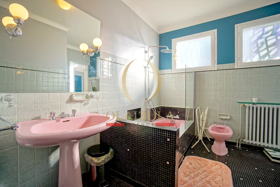 Villa avec piscine et salle de cinéma — photo 26