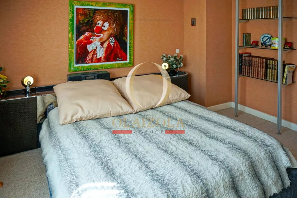 Villa avec piscine et salle de cinéma — photo 28