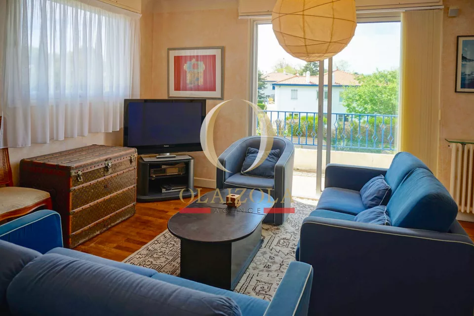 Villa avec piscine et salle de cinéma — photo 32