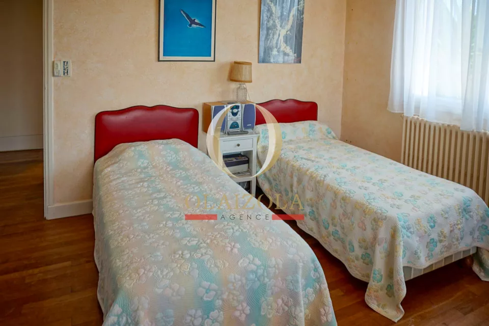 Villa avec piscine et salle de cinéma — photo 37