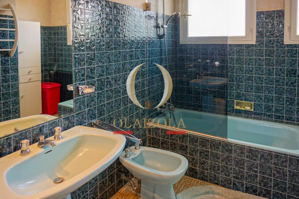 Villa avec piscine et salle de cinéma — photo 38