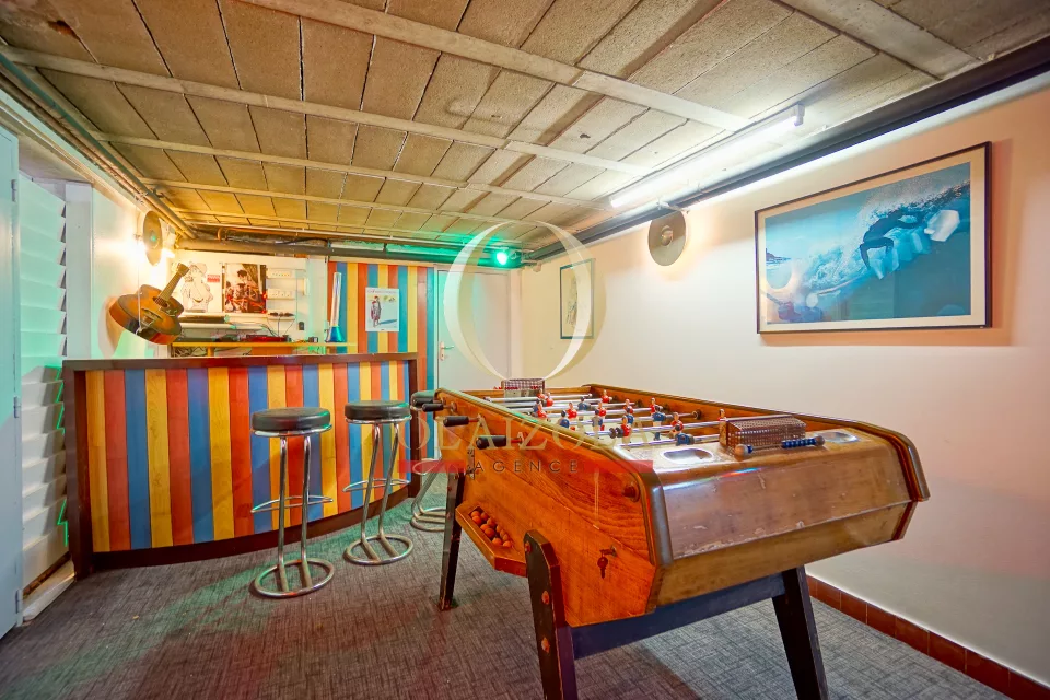 Villa avec piscine et salle de cinéma — photo 43