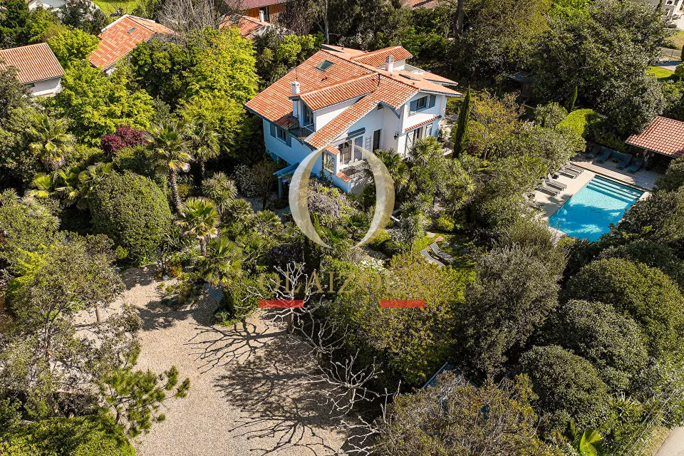 Image de Appartement avec jardin et piscine