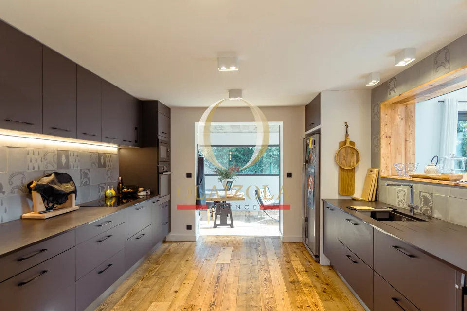 Appartement avec jardin et piscine — photo 26