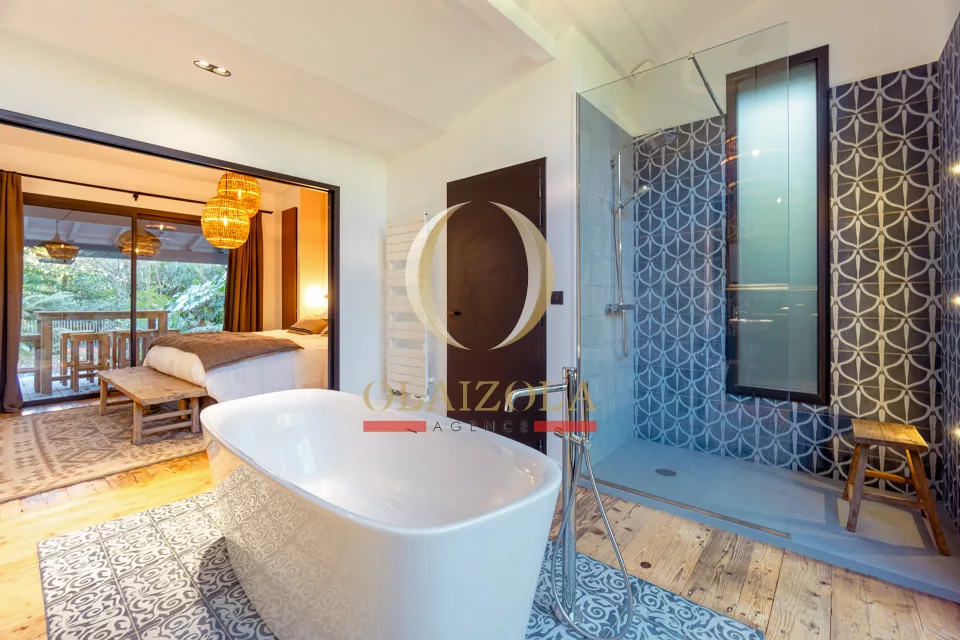 Appartement avec jardin et piscine — photo 4