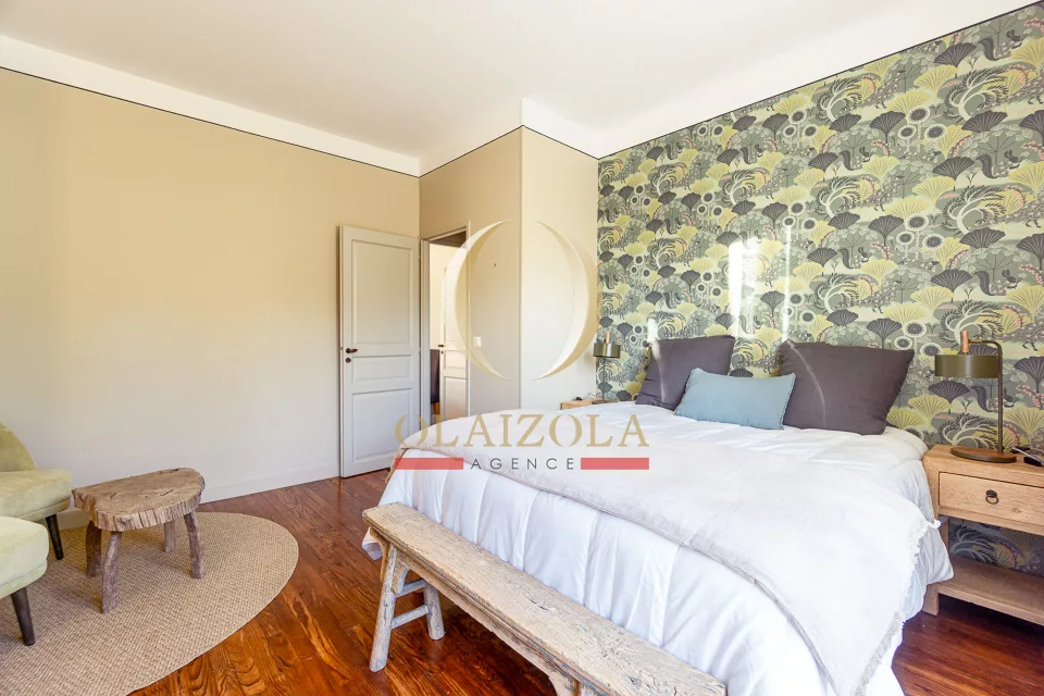 Appartement avec terrasse et piscine — photo 13