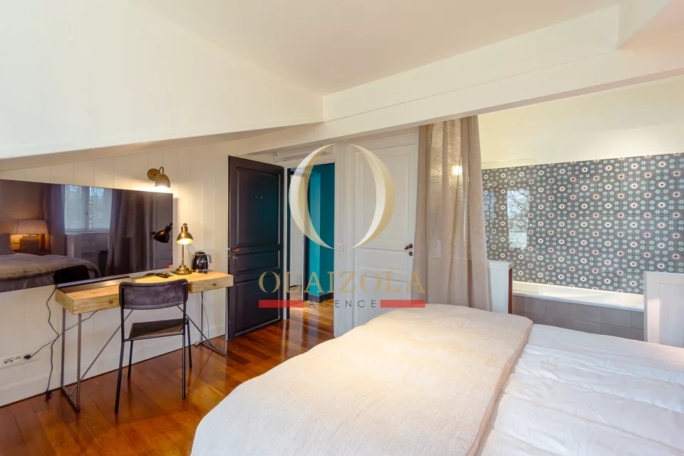 Appartement avec balcons et piscine — photo 19