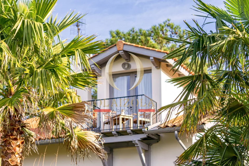 Appartement avec balcons et piscine — photo 2
