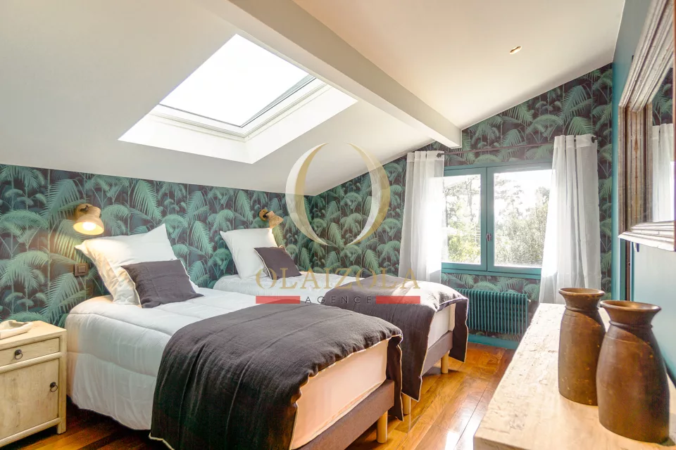 Appartement avec balcons et piscine — photo 21
