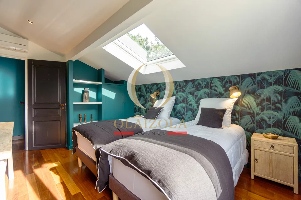 Appartement avec balcons et piscine — photo 22