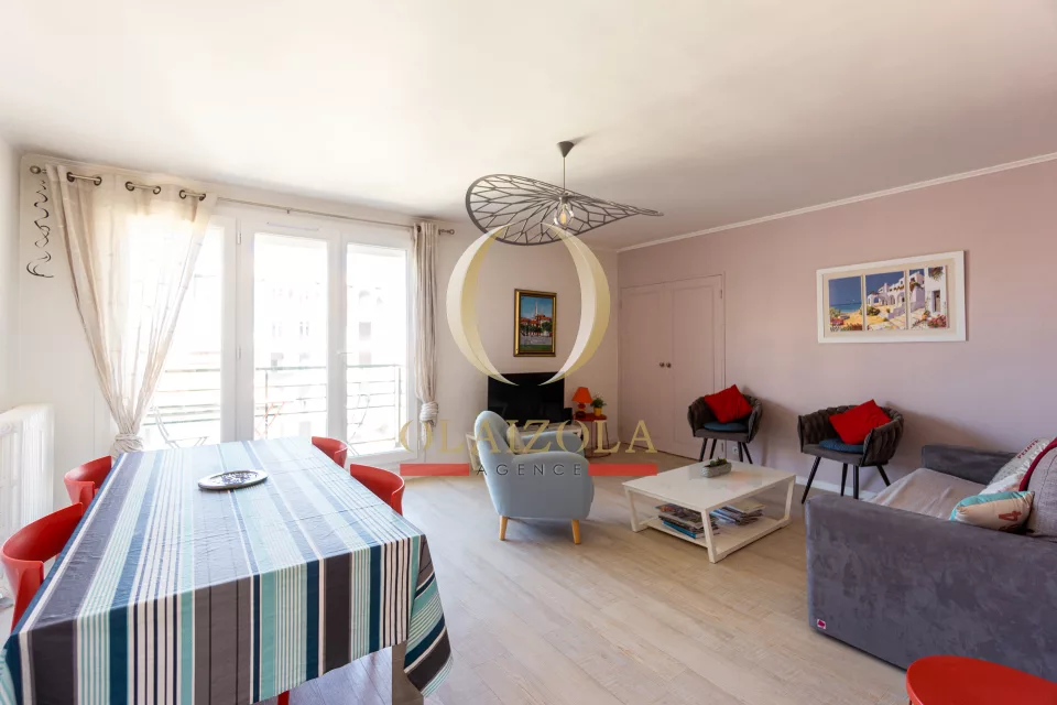 Appartement central avec deux balcons — photo 10