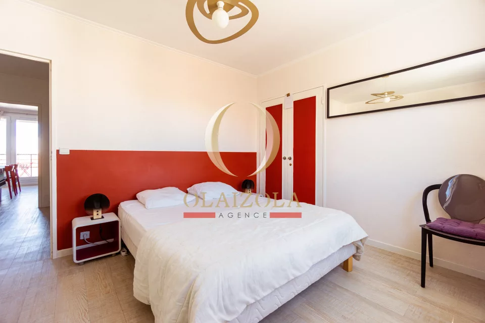 Appartement central avec deux balcons — photo 15