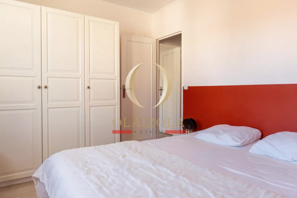 Appartement central avec deux balcons — photo 16