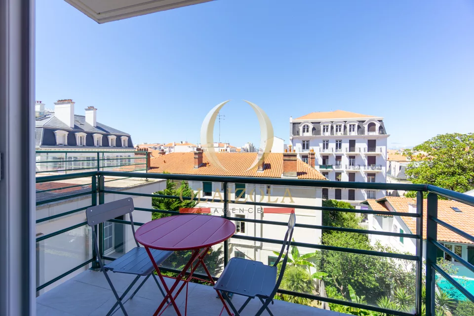 Appartement central avec deux balcons — photo 2
