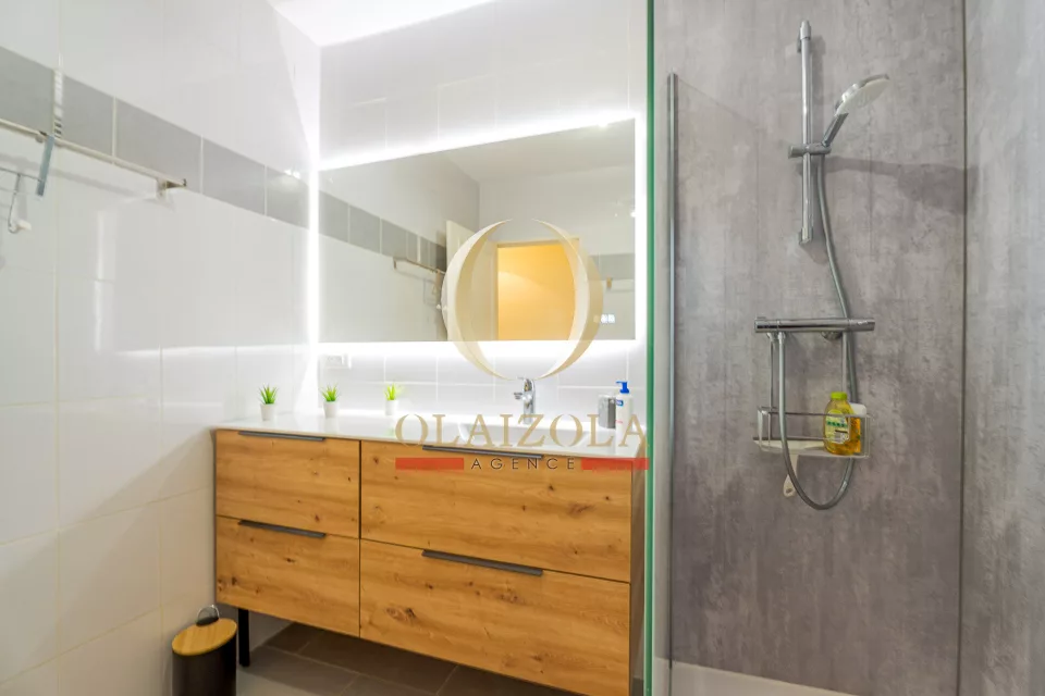 Appartement central avec deux balcons — photo 21