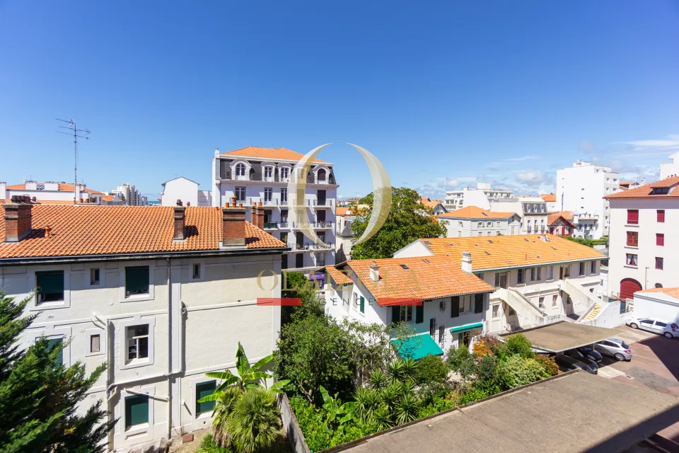 Appartement central avec deux balcons — photo 3