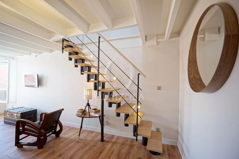 Duplex sous les toits en centre-ville — photo 14