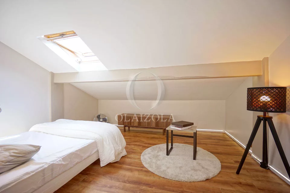 Duplex sous les toits en centre-ville — photo 16