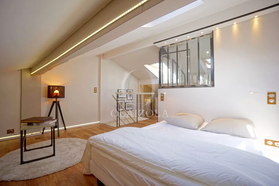 Duplex sous les toits en centre-ville — photo 17