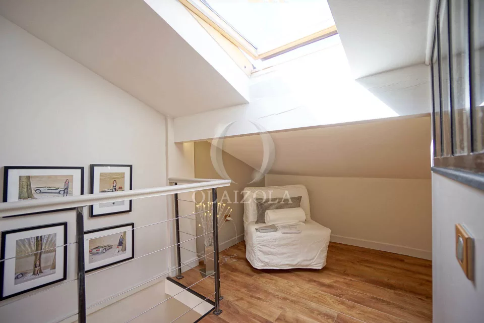 Duplex sous les toits en centre-ville — photo 24