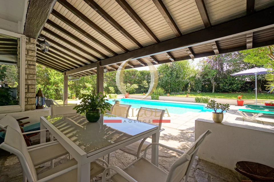 Villa avec piscine privée et jardin — photo 16