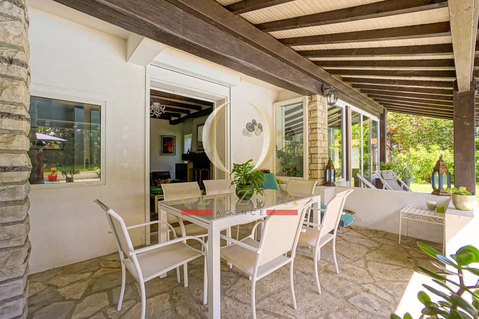 Villa avec piscine privée et jardin — photo 19