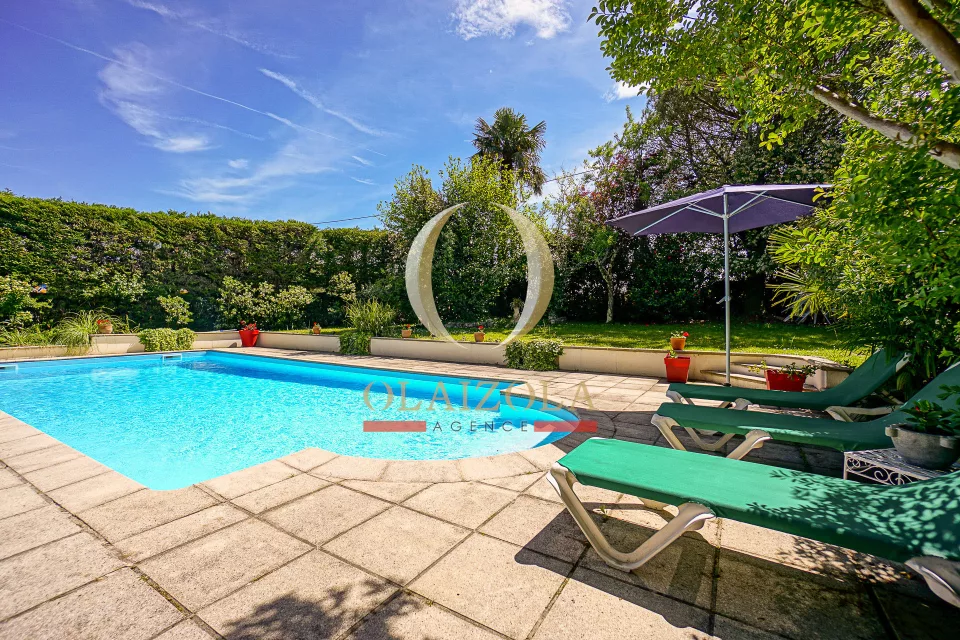 Villa avec piscine privée et jardin — photo 2