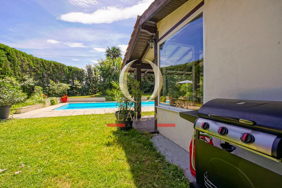 Villa avec piscine privée et jardin — photo 20