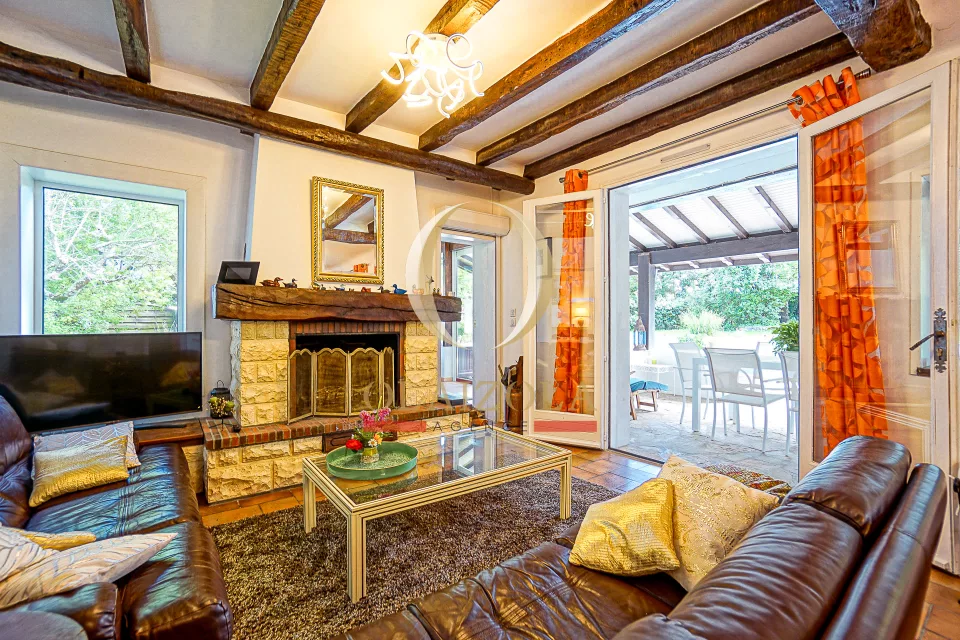 Villa avec piscine privée et jardin — photo 22