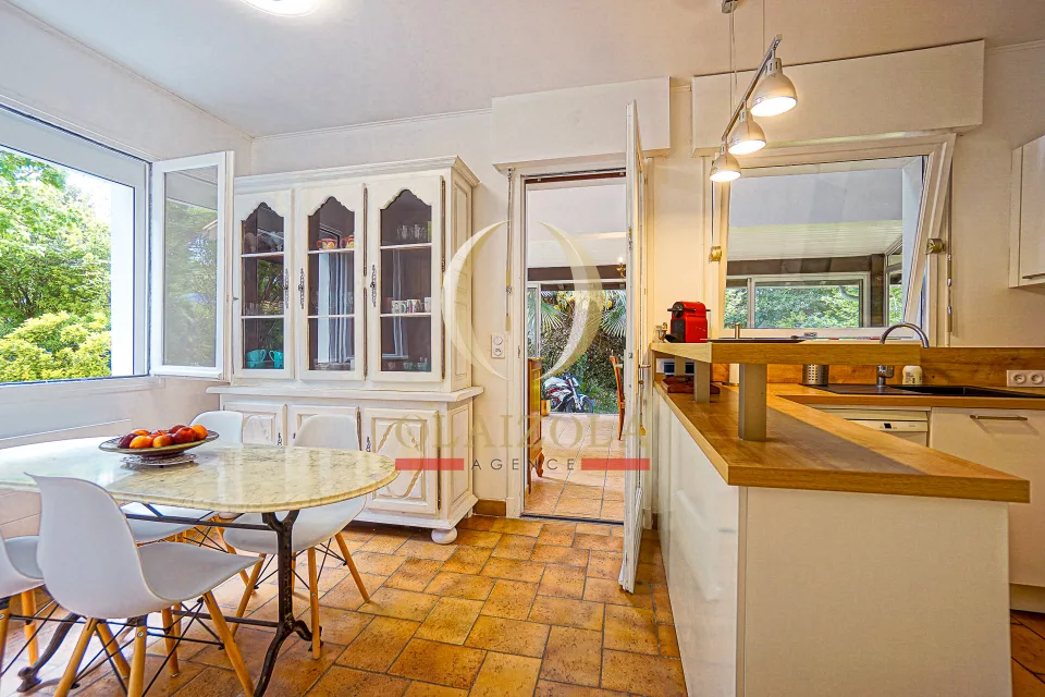 Villa avec piscine privée et jardin — photo 26