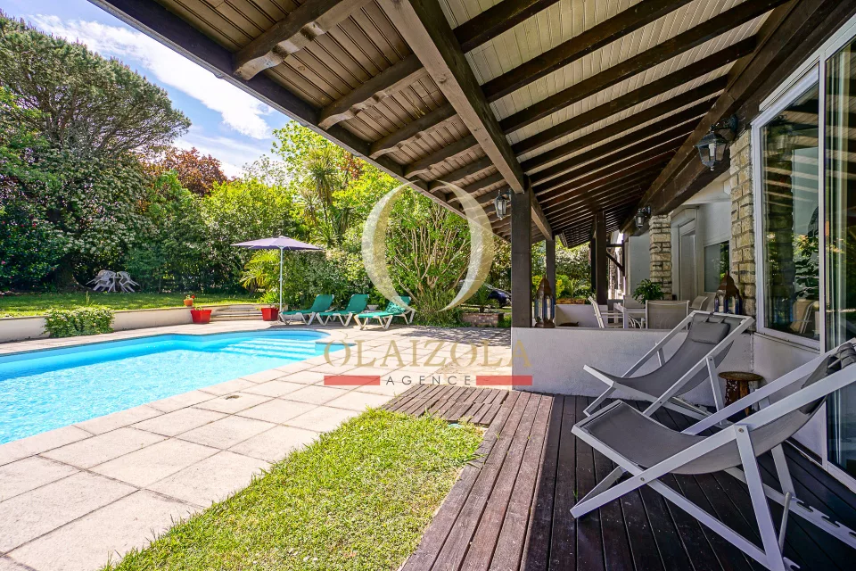Villa avec piscine privée et jardin — photo 3