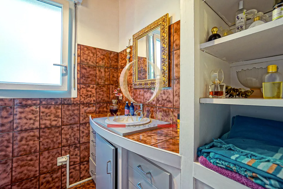 Villa avec piscine privée et jardin — photo 35