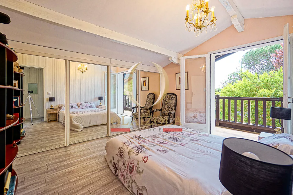 Villa avec piscine privée et jardin — photo 37