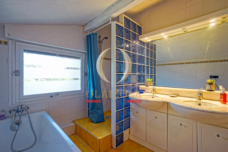 Villa avec piscine privée et jardin — photo 44