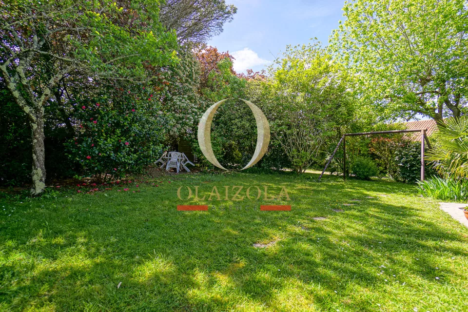 Villa avec piscine privée et jardin — photo 48