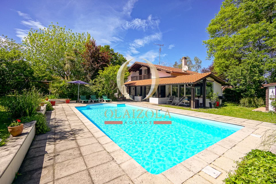 Villa avec piscine privée et jardin — photo 7