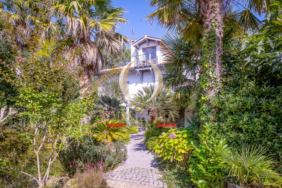 Villa de prestige avec piscine — photo 12