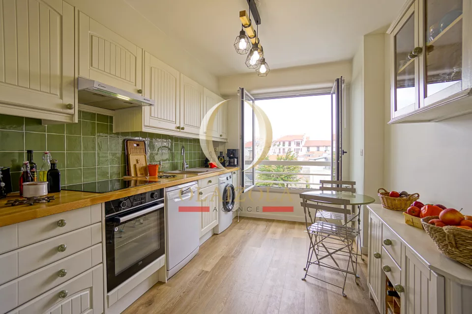 Appartement avec balcon et aperçu mer — photo 11