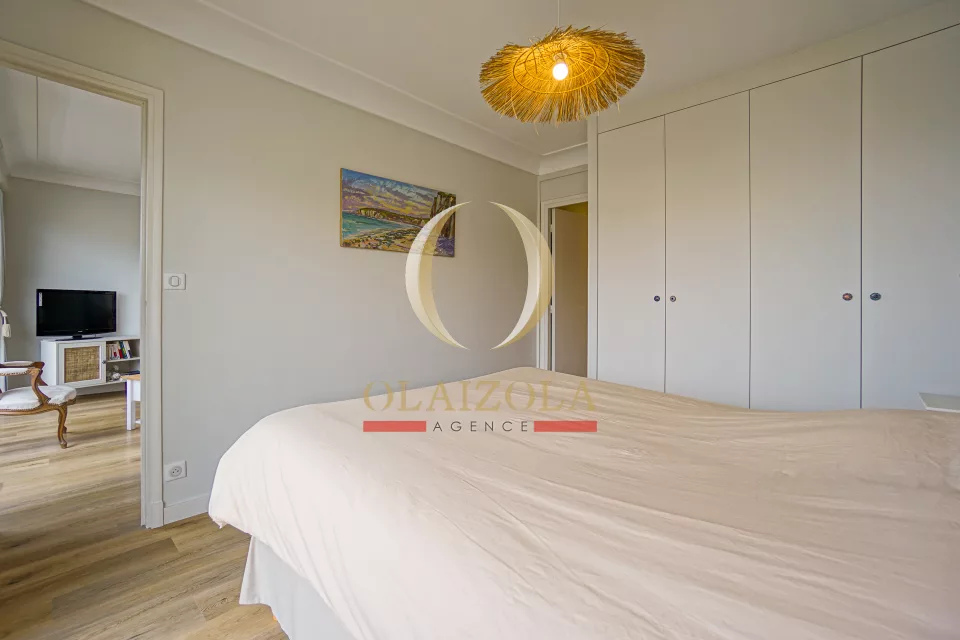 Appartement avec balcon et aperçu mer — photo 17