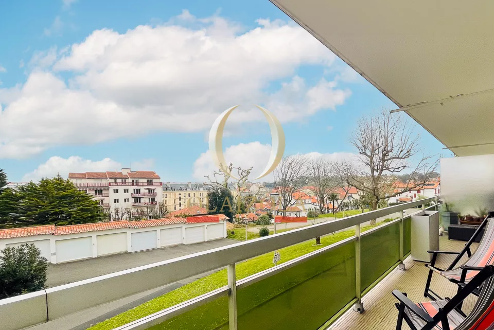 CHARMANT APPARTEMENT AVEC TERRASSE — photo 11