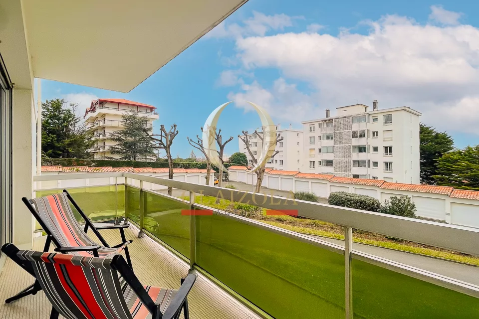 CHARMANT APPARTEMENT AVEC TERRASSE — photo 9